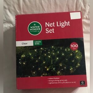 Net 100 clear lights set green wire indoor/outdoor. 6ftX4ft